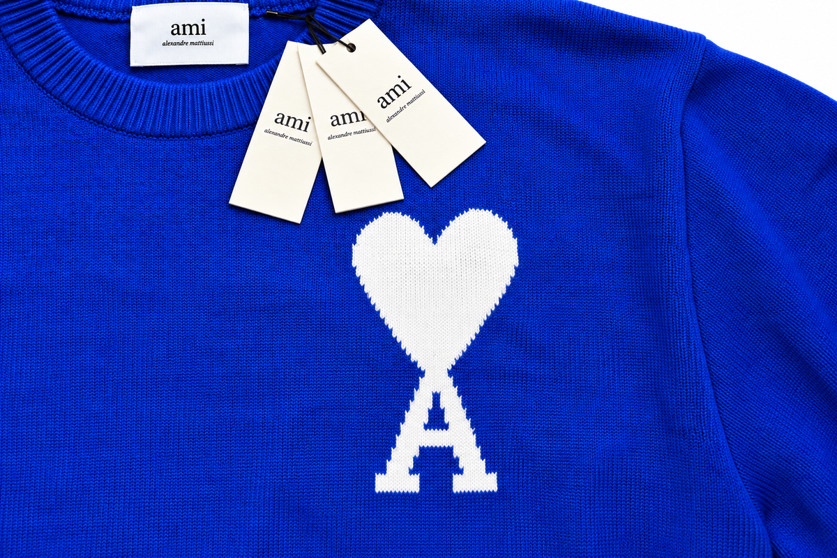 Pull AMI Paris – Ami de Coeur Bleu Roi