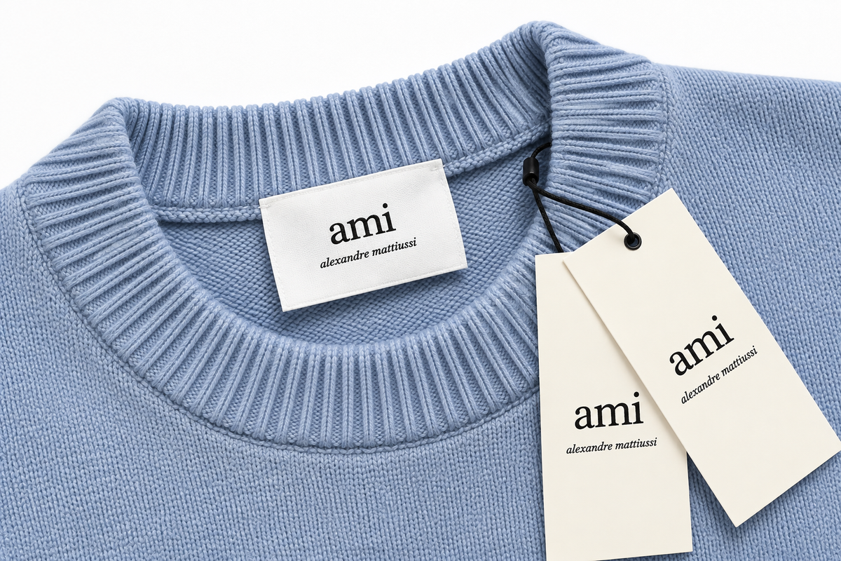 Pull AMI Paris – Ami de Coeur Bleu Clair
